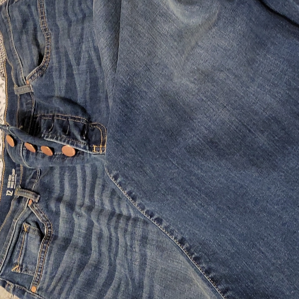 Women's crop jeans